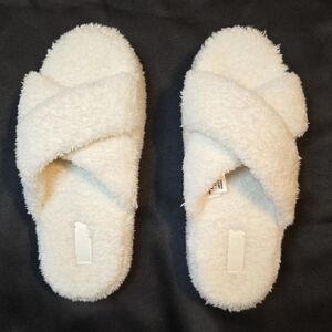 Victoria's Secret White Plush Cross-Strap Slippers